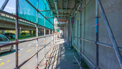 Combien de temps est-il possible de laisser un échafaudage en place ?