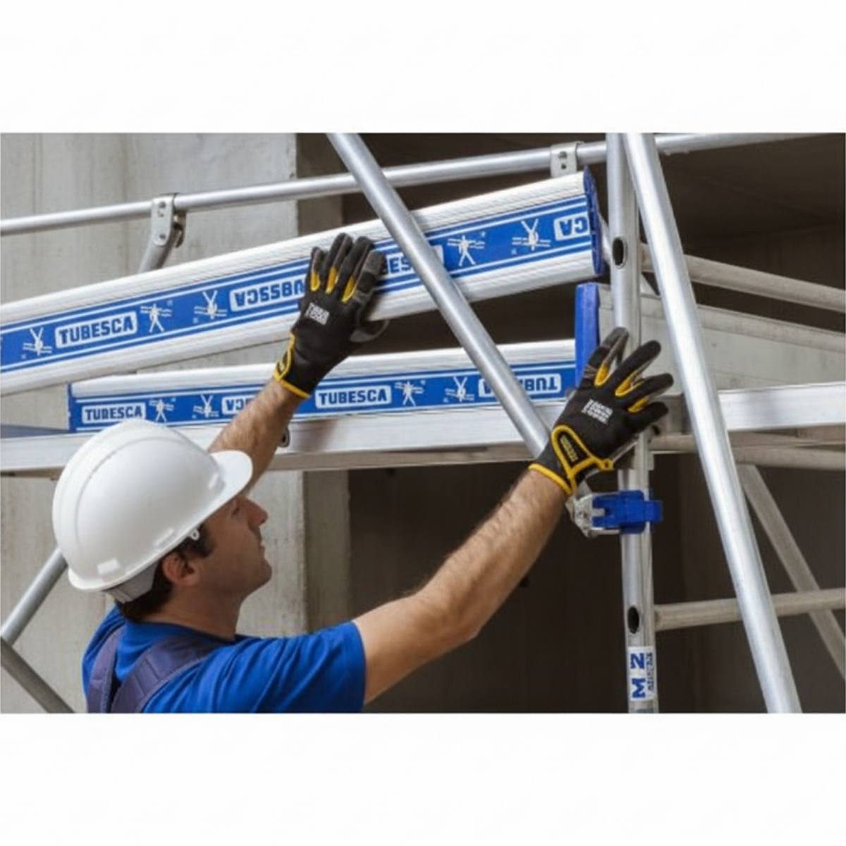 Échafaudage roulant TOTEM BOX 300 NEW Tubesca Comabi