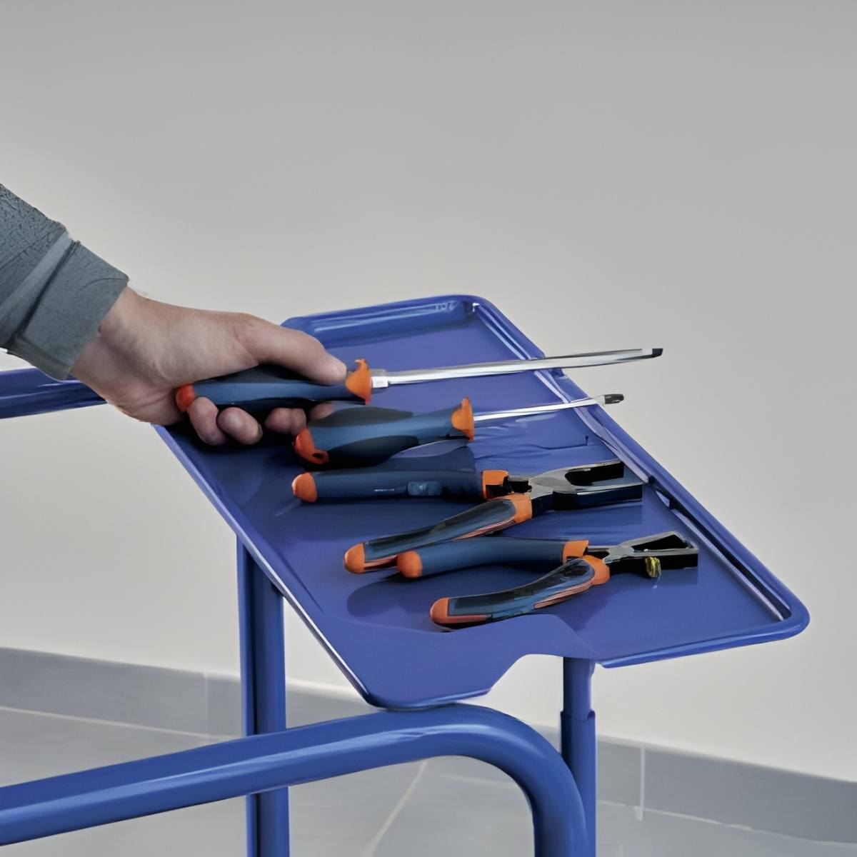 Plateforme individuelle Hélis spéciale escaliers hélicoïdaux