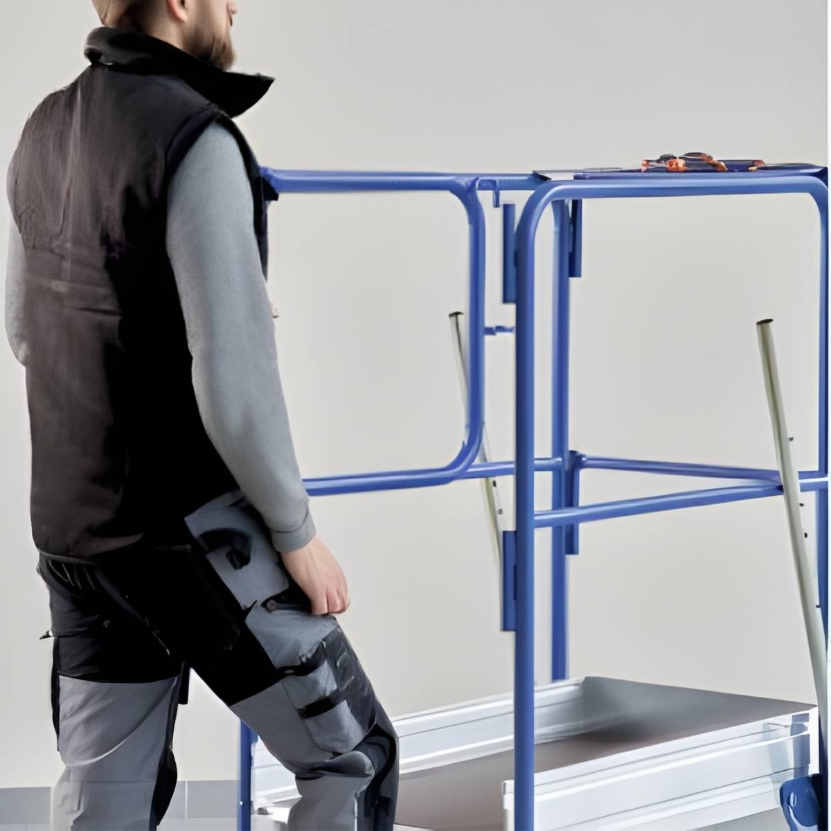 Plateforme individuelle Hélis spéciale escaliers hélicoïdaux